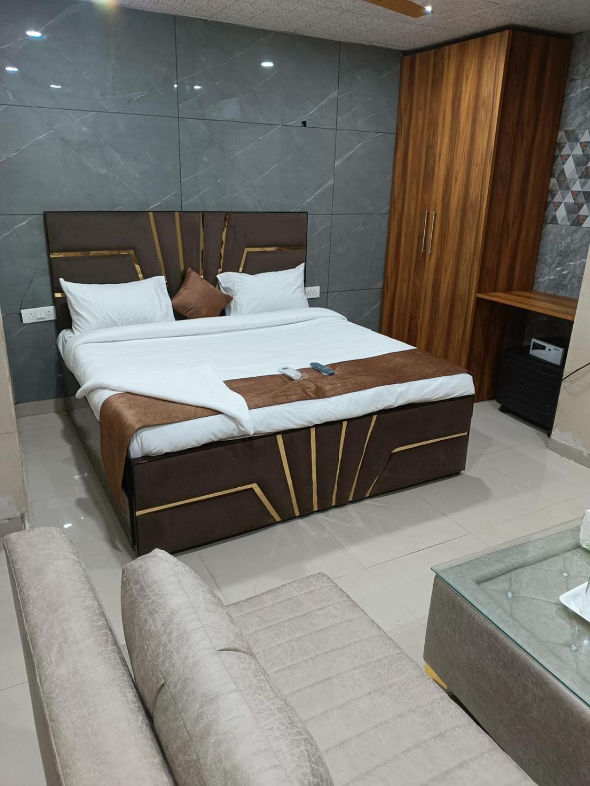 גורגאון Soooper Hotel מראה חיצוני תמונה