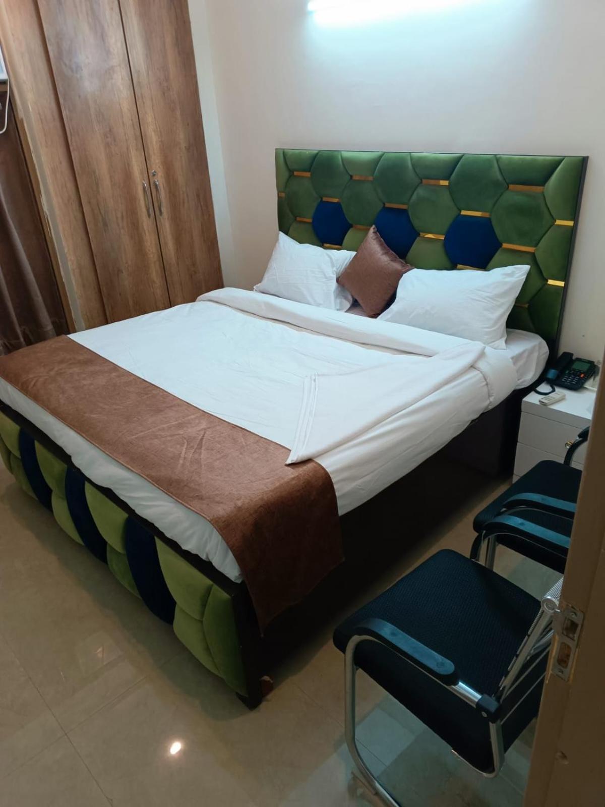 גורגאון Soooper Hotel מראה חיצוני תמונה